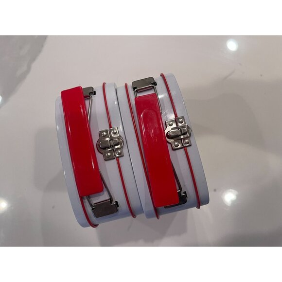 Sandwich Defender Tin Lunch Boxes Set Of 2 With Red Handles & Bear Graphic - Picture 2 of 7